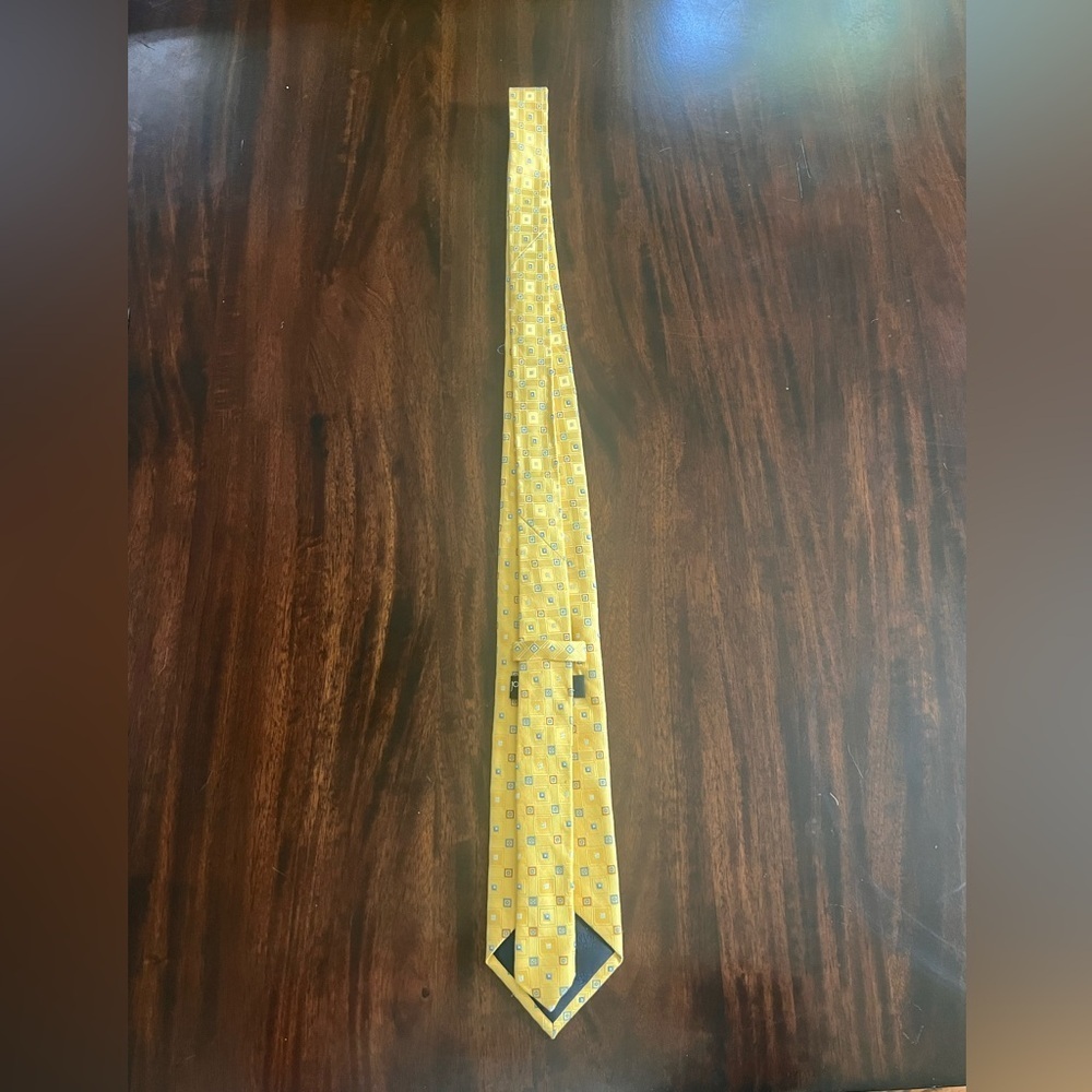 Jos. A. Bank Yellow and Blue Silk Tie - Picture 3 of 6
